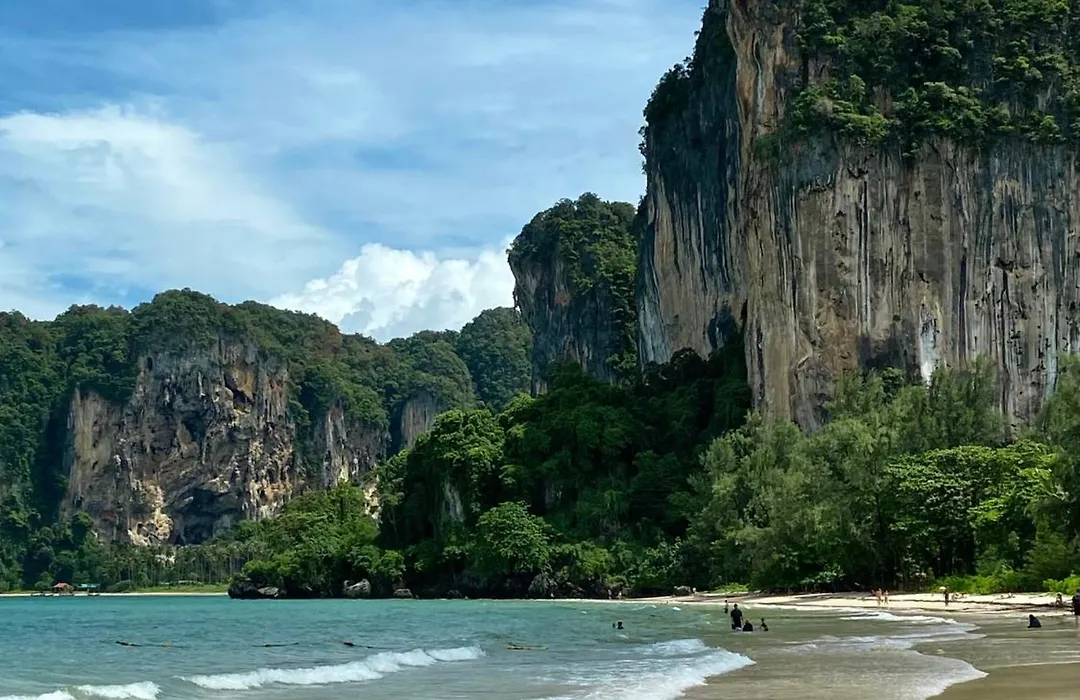 Nomads Ao Nang Party Hostel 18-35 Years Old Only-1